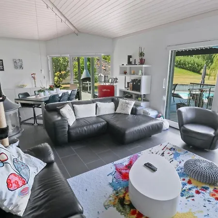 Magnifique Avec Piscine Et Vue Sur Le Lac
