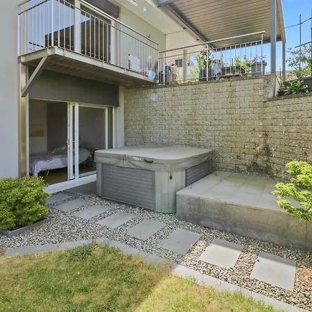 Villa Magnifique Avec Piscine Et Vue Sur Le Lac *