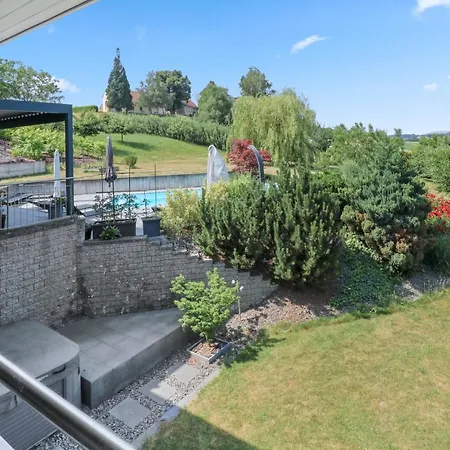 Magnifique Avec Piscine Et Vue Sur Le Lac Villa