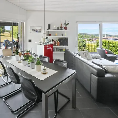 Magnifique Avec Piscine Et Vue Sur Le Lac Villa
