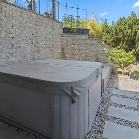 Villa Magnifique Avec Piscine Et Vue Sur Le Lac